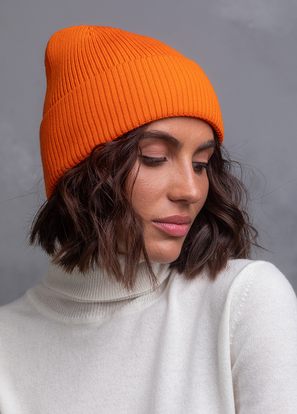 Шапка-біні з екстра мякої мериносової вовни 0050