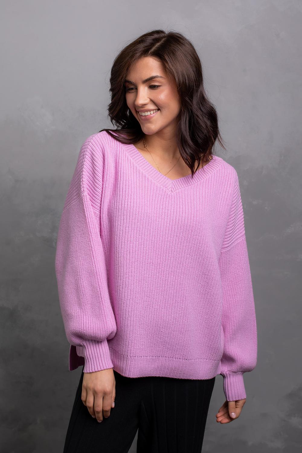 Светр з V-подібним вирізом горловини 1203