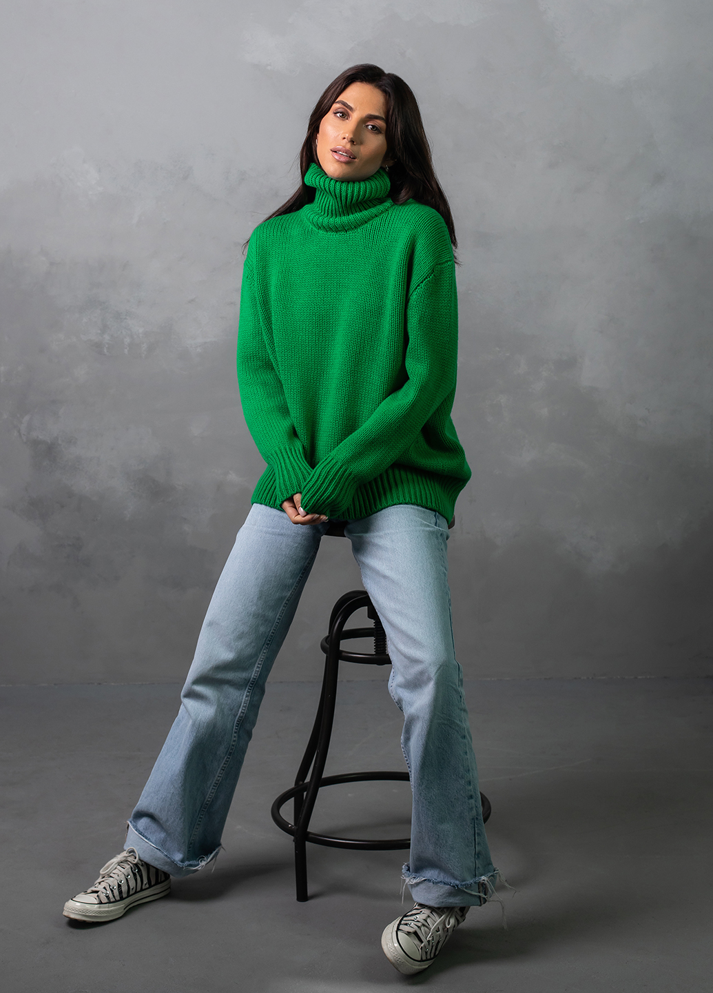 Светр оверсайз з високим коміром 0095