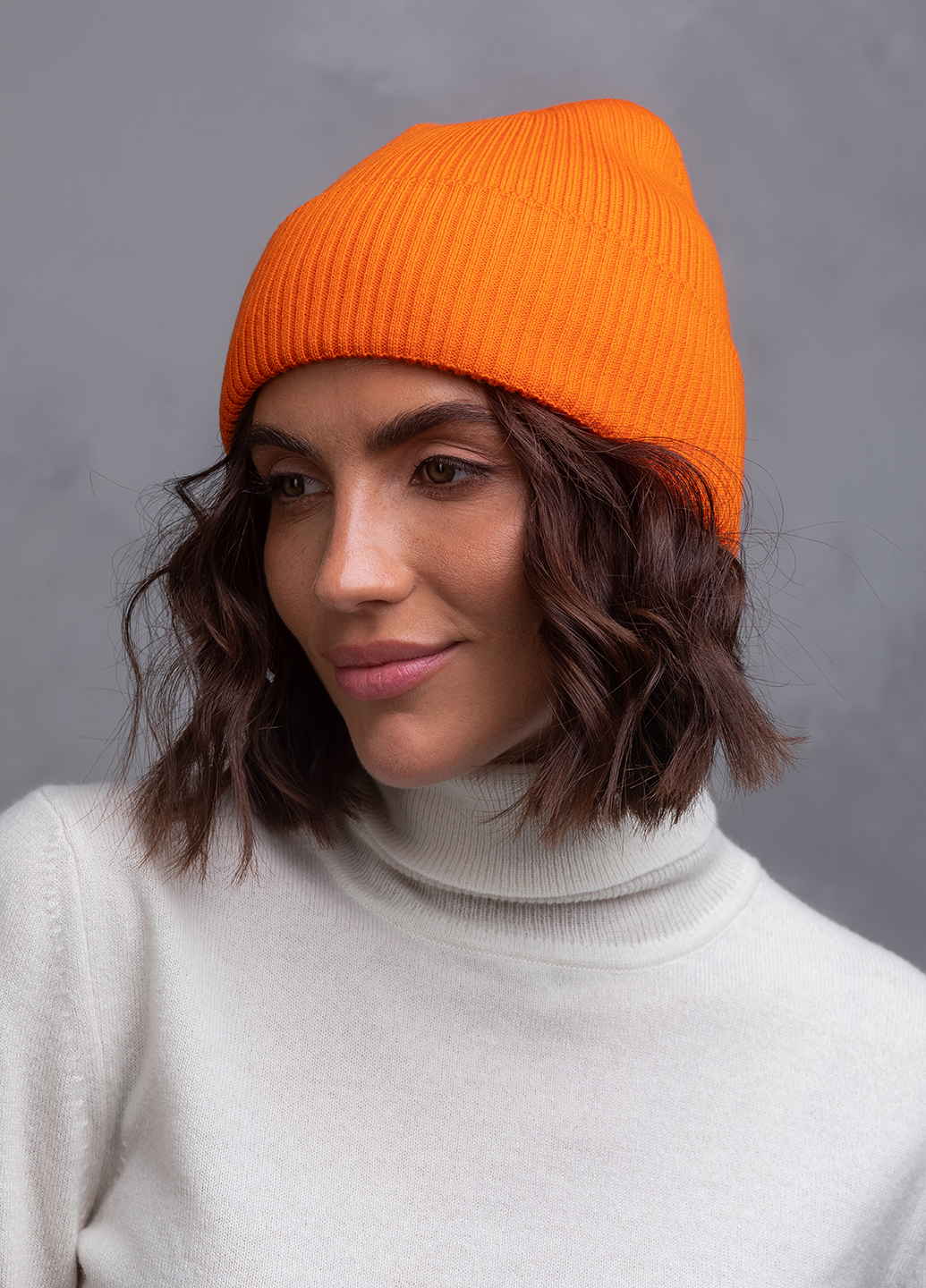 Шапка-біні з екстра мякої мериносової вовни 0050