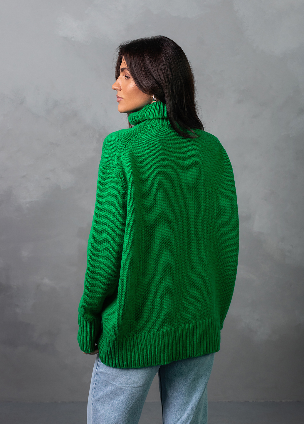 Светр оверсайз з високим коміром 0095